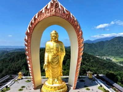 九江東林寺淨土苑，虔誠登山禮佛